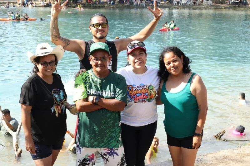 Da Patty Chío bienvenida a vacacionistas en sitios turísticos