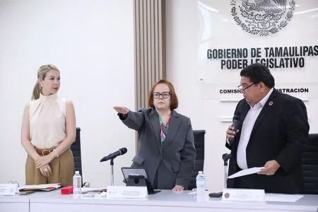 Comparece Secretaria de Administración ante Comisión legislativa