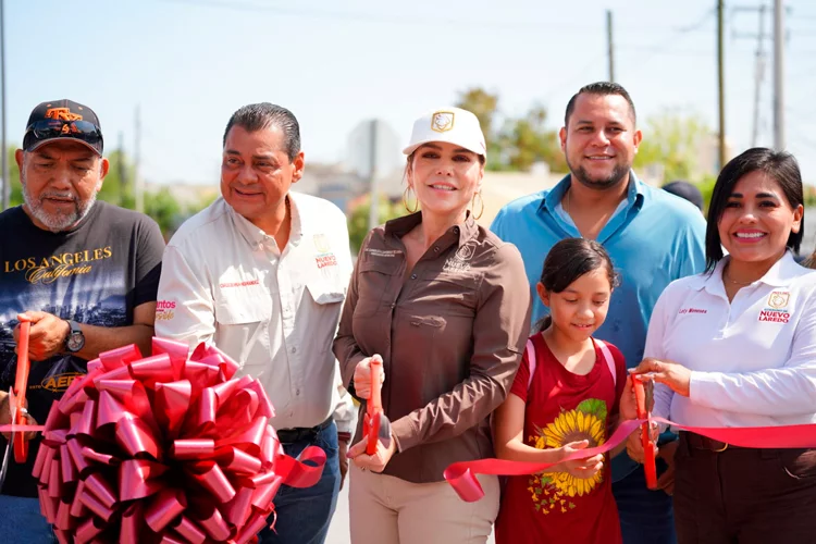 Carmen Lilia entrega obras de pavimentación y drenaje