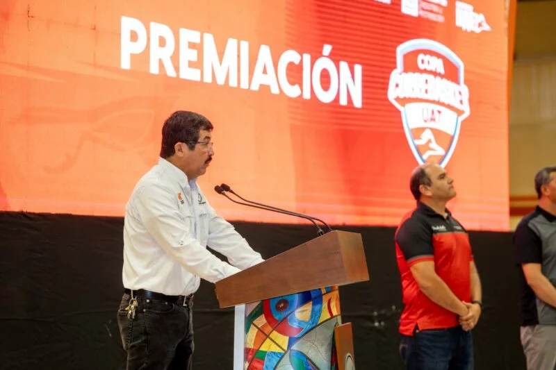 El rector Dámaso Anaya consolida el éxito de la primera Copa UAT de Básquetbol