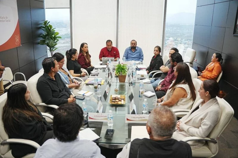 Entrega SEBIEN apoyos sociales en Nuevo Laredo