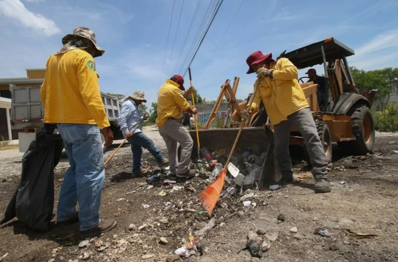 Previene SEDUMA inundaciones, enfermedades e incendios causados por tiraderos clandestinos