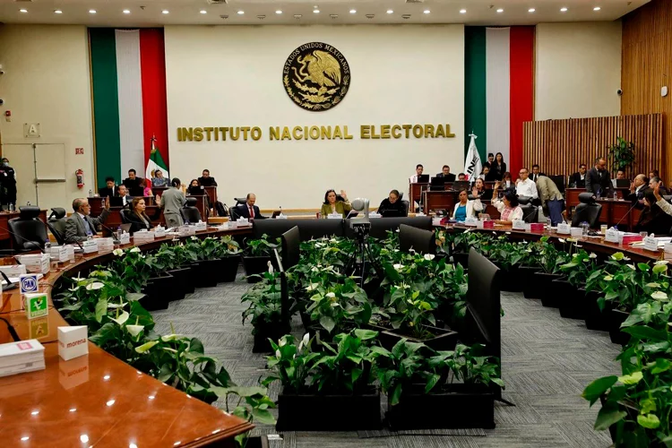 INE moderniza el padrón con biometría